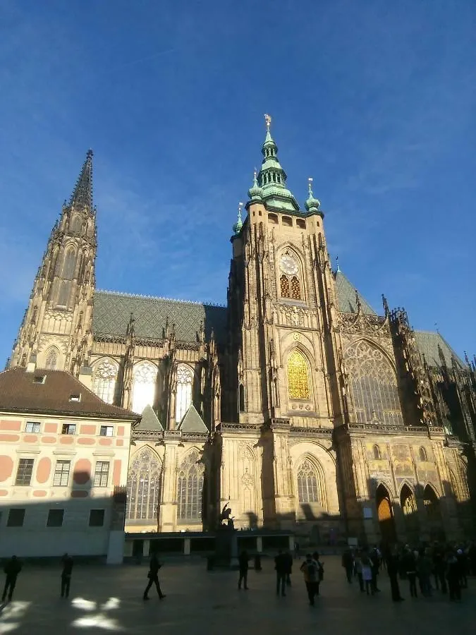 Apartricanova Praag 0*,